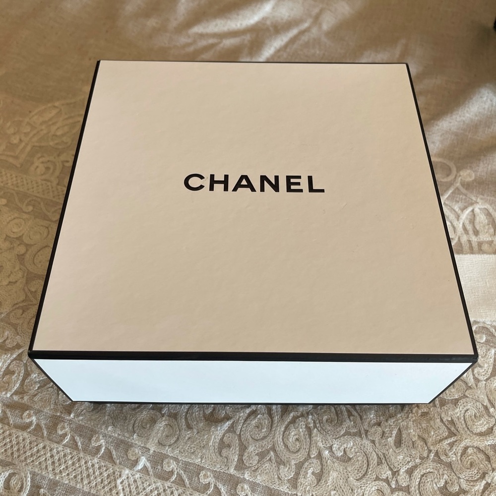 Chanel box